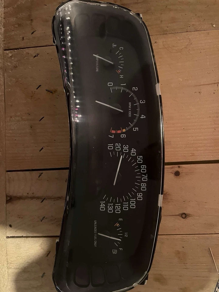 2004 Buick Park Avenue Gauge Cluster - Изображение 1 из 1
