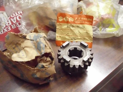 NOS OEM Suzuki 1974-1976 RM100/125 TM100/125 Trans. 3rd Drive Gear 24231-28300!  - Image 1 of 4