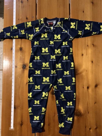 MICHIGAN WOLVERINES ZIP PAJAMA UNION SUIT 2T GENUINE STUFF NO TAGS NEVER WORN Cover