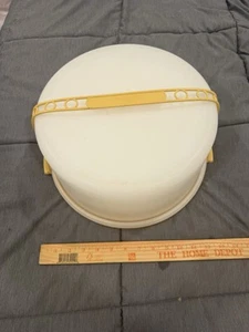 Vtg Tupperware Harvest Gold Cake Carrier 12" Handle Tiers #1256-3 - Picture 1 of 5