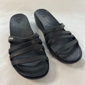 Crocs Rhonda schwarze Damen-Plateausandale mit Riemchen Größe 10 Gummisohle Slipper - Bild 1 von 9