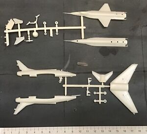 TINY TIMS LINDBERG  F-100 & X-15 1/175 scale VINTAGE MODEL white box no decals