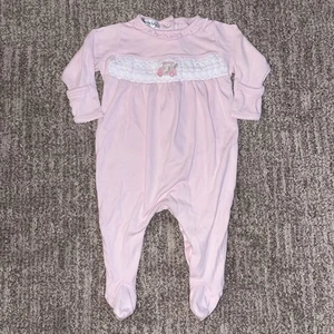 Carro de golf Magnolia Baby rosa calzado recién nacido con bordado - Imagen 1 de 4