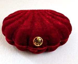 Empty Vintage Red Velvet Clamshell Presentation Jewelry Box for Majorca Pearls - Picture 1 of 10