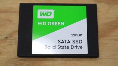 Western Digital WD Green 120GB,Internal, 2.5 inch (WDS120G2G0A) Solid State... - Image 1 of 2