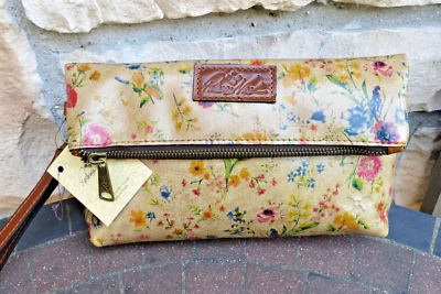 Patricia Nash NUEVO CON ETIQUETAS VALERIE Muñequera/Embrague Plegable Cuero-Rosa Pradera Precio de venta sugerido por el fabricante $99 Foto 1 de 4