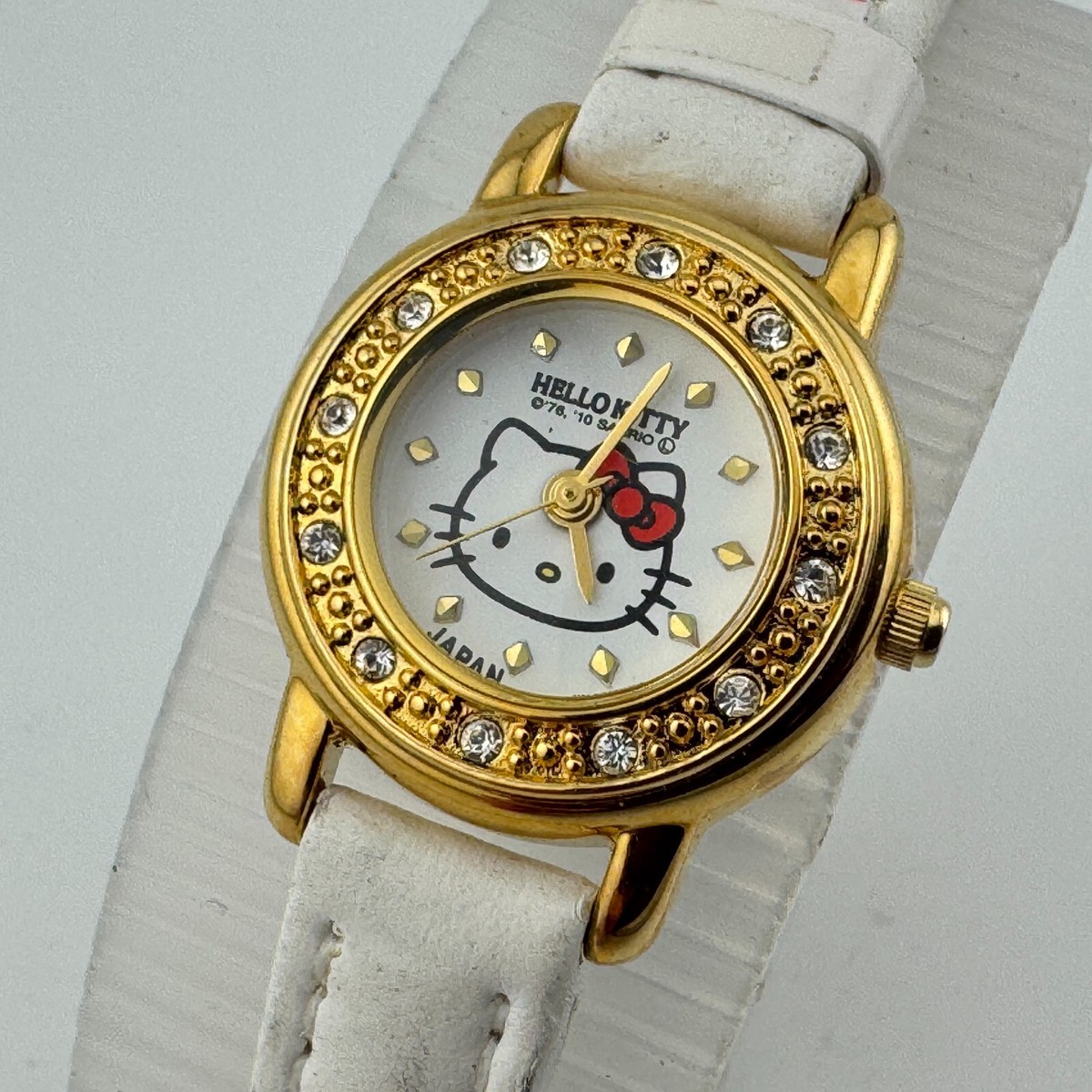 HELLO KITTY ゴールド 腕時計 ハローキティ 腕時計 アナログ フェイス型 シルバー ゴールド
