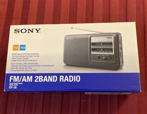 Sony ICF-38 Radio AM/FM Portatile - Nera - Scatola Aperta Nuova Vecchio Stock - Foto 1 di 15