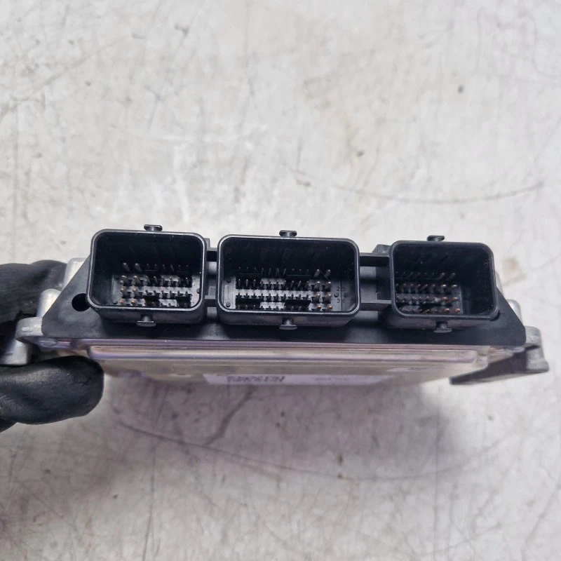 Centralina ecu motore Ford C-Max DM2 1.6 TdCi 2007-11 8M51-12A650-LG 0281011701  - Immagine 1 di 3