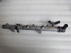 Original Audi A8 4E Q7 4L Verteiler Kraftstoffverte​iler 057130090K - Picture 1 of 1