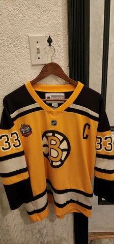 2010 NHL Winter Classic Reebok Boston Bruins Zdeno Chara Jersey 33 Youth L XL Cover