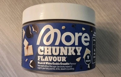More Nutrition, Chunky Flavour, Black & White Cookie Crumble  - Bild 1 von 3