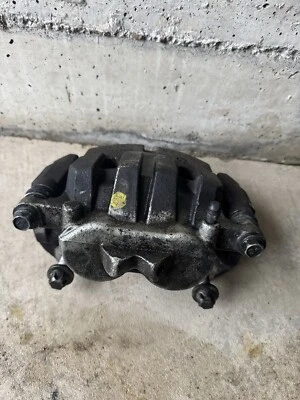 Pinça dianteira esquerda Jeep Cherokee KL 2.2 4x4 48T-28 10190 - Imagem 1 de 4