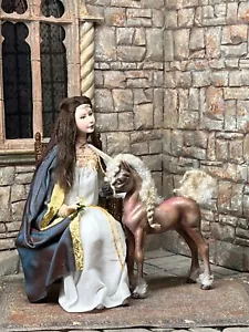 Mini bambola visiva 1:12 vestirsi facile ~ ARTISTA Dana Burton ~ DONNA DELLO SCALOGNO - Foto 1 di 1