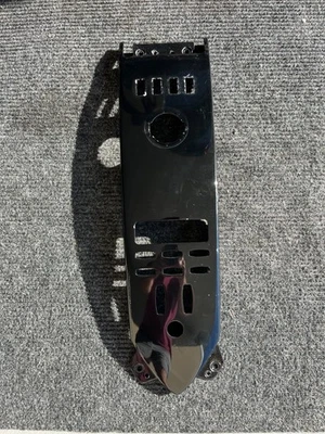 Consola central Victory Vision, puente, cubierta de radio p/n 52353469 negra Foto 1 de 3