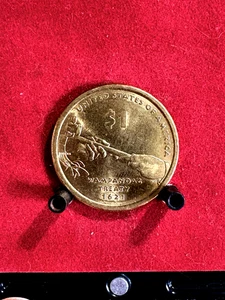 2011 D Native American Peace Pipe Wampanoag Treaty $1 One Dollar AU - circulated - Picture 1 of 2
