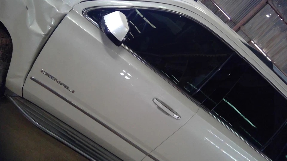 (LOCAL PICKUP ONLY) Driver Left Front Door Fits 15-20 SUBURBAN 1500 1801565 - Изображение 1 из 1