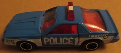 Tomica TOMY 1/66 Scale Die-cast CHEVROLET CAMARO Z28 HIGHWAY POLICE NO.F34 - Image 1 of 4
