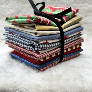 Fat Quarter 'Americana Christmas' 12 Pc Quilt Fabric Bundle, Red/White/Blue - Picture 1 of 9