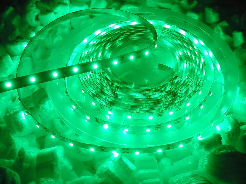 VERDE 5m LED STRIP STRISCIA ADESIVA 12v 4.8w/m 300x smd3528 24w IP20 C3C3 - Immagine 1 di 1