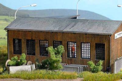 Busch 1165 HO/OO Gauge Highways Depot Accessories Kit - Image 1 of 2