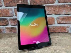 Apple iPad 6th Gen Space Grey A1893 WiFi 32GB Unlocked Grade A 650328 - Picture 1 of 5