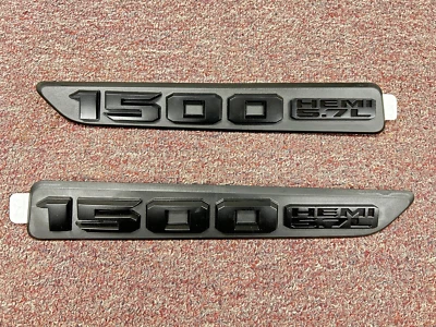 RAM 1500 HEMI 2019-2022 5,7 L capó lateral bisel emblema negro - izquierda, derecha y juegos Foto 1 de 2