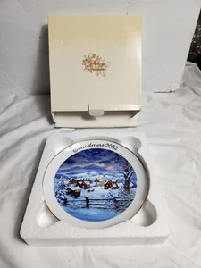 Avon Holiday Treasures 2002 Snowy Winter 22K Gold Trim Porcelain Plate Vintage - Picture 1 of 6