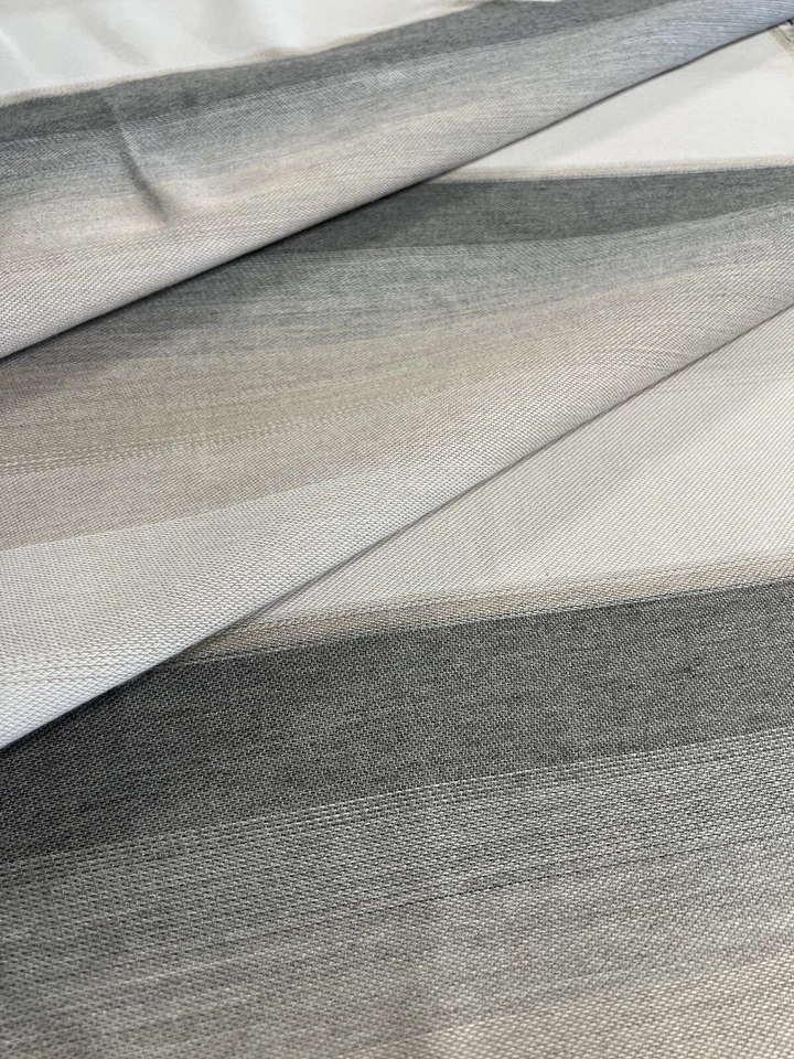 Tela de tapicería interior/exterior “Chickadee” para sombrilla de 7 yardas Foto 1 de 3