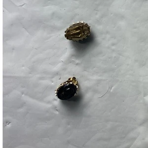 Vintage Black Onyx Gold Tone Stud Earrings Women's - Picture 1 of 2