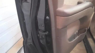 ¡SOLO MONTAJE DE PESTILLO! Puerta delantera del conductor eléctrica sin revestimiento se adapta a 05-10 SPOR Foto 1 de 4