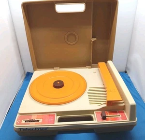 1978 Fisher Price Vinyl Rurntable Record Player Model 825 Tested Works W Needle - Picture 1 of 12