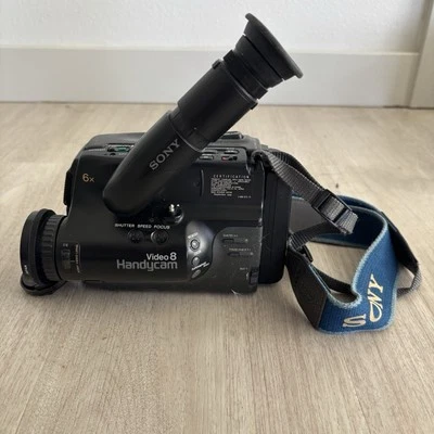 Sony Handycam CCD-TR4 6x Video8 Camcorder Player + Accessories (untested read) - Image 1 of 4