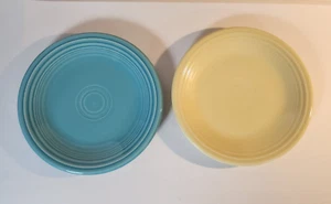 2 Fiestaware Dessert-/Beilagenteller 7 1/2", 1996, gelb und grün - Bild 1 von 6