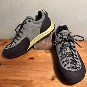 PATAGONIA Women's Cragmaster Approach Hiking Shoes, Mission Olive Sz 6.5 NEW! - Picture 1 of 16