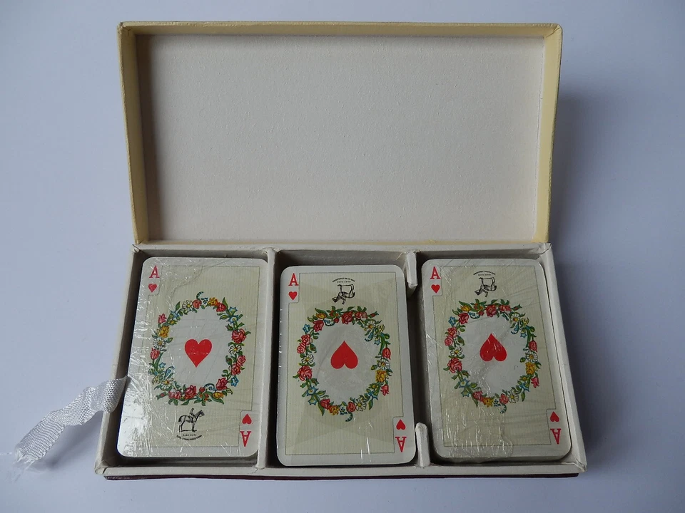 Carte mini gioco CANASTA PIATNIK Vienna Linotyp 119 sigillate sealed - Imagem 1 de 4