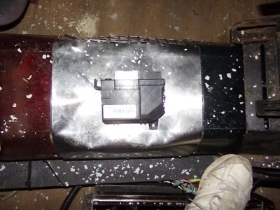 2006 - 2011 Ford Crown Victoria Power Door Lock Module - Image 1 of 2