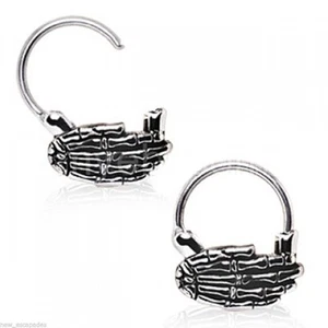 Septum Nose Captive Clicker w/Skeleton Zombie Hand 16 Gauge 3/8" Steel - Picture 1 of 3