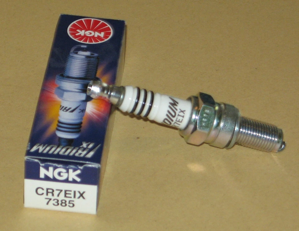 NGK Iridium Spark Plug For 2013-2017 Suzuki GW 250 F Inazuma - Image 1 of 1