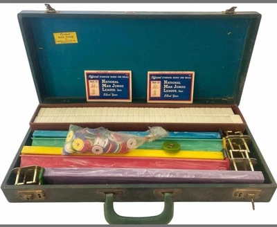 VINTAGE 1960’s CARDINAL INDUSTRIES BAKELITE MAHJONG SET - Image 1 of 4