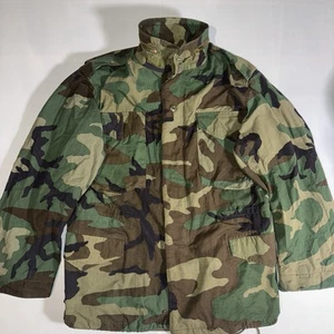 USGI M65 Field Jacket Cold Weather Coat Woodland Camo Med Regular Army - Picture 1 of 5