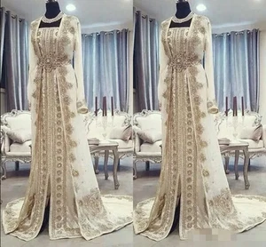 Abiti da sposa lunghi Dubai maniche perline pizzo applicazione collo quadrato arabo - Foto 1 di 5