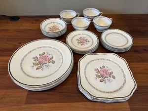 HOMER LAUGHLIN Eggshell Georgian Fine Porcelain China 32 Piece Set - Picture 1 of 22
