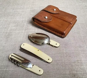 Juego de cubiertos Mid-Cent c1960 oficiales de la Guerra Fría campaña de campo con sacacorchos y estuche - Imagen 1 de 24