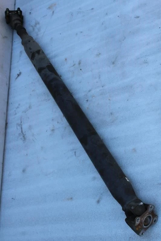 2005 TOYOTA SEQUOIA REAR DRIVE SHAFT LINE 4x4 - Image 1 of 4