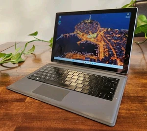 Microsoft Surface Pro 5~i5-7300U~8GB Ram~256GB SSD~12.3"touch~Win11~Surface Dock - Picture 1 of 10