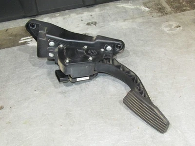 2007-2012 Kia Rondo OEM accelerator gas pedal w/ position sensor 08 09 10 11 12 - Image 1 of 4