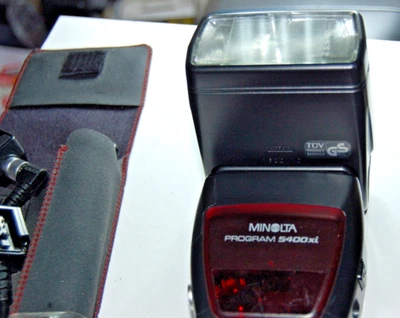 Vintage Minolta Program 5400Xi Minolta Dynax Flash 5657 with Case - TESTED - Image 1 of 4