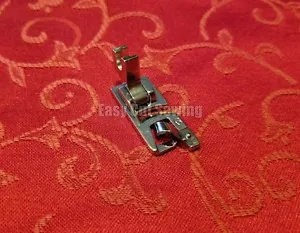 1/4 Saum Rollsaum Fuß/Füße niedriger Schaft Pfaff 130,230, Hobby, Hobby - Bild 1 von 1