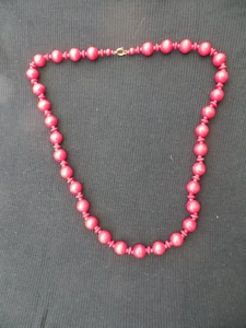 Modeschmuck weinrote Kette mit Holzperlen - Bild 1 von 1